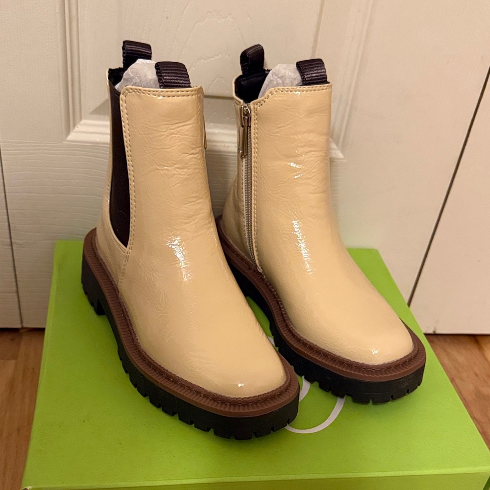 New in box Sam Edelman girls wheat Chelsea Boots size 13M